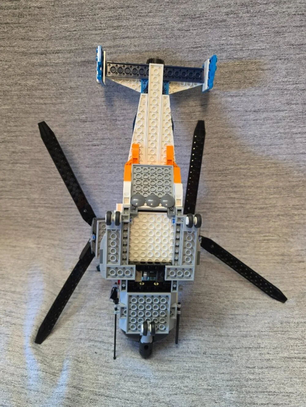 Lego Creator 3 in 1 Twin-Rotor Helicopter